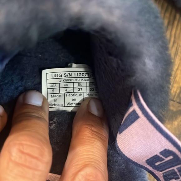 Ugg fluff yeah slipper size 5 - Picture 5 of 7